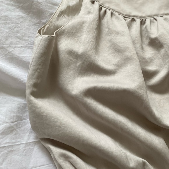 🫶Gorgeous Chico’s Casual All Lined Dress in Silk Like Fabric. 🫶 - Picture 5 of 16